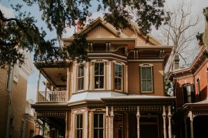 windows in a historic home in jacksonville